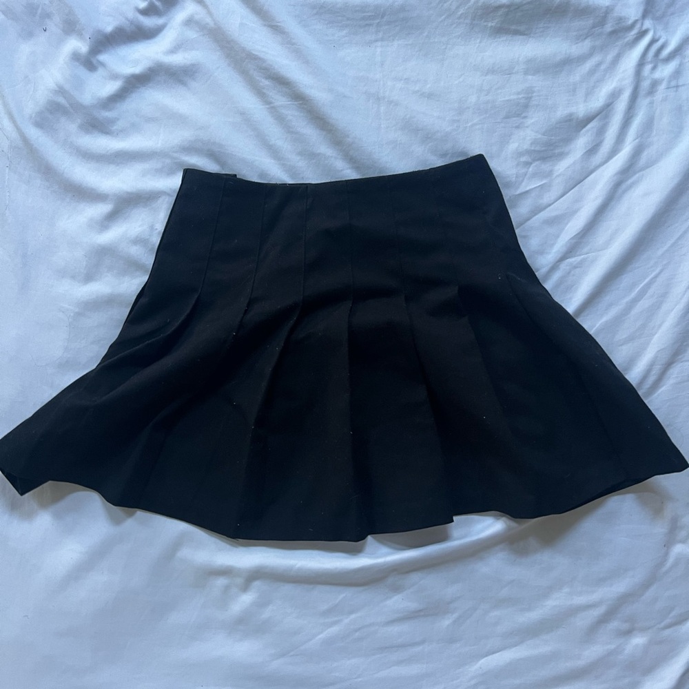 Elegant Black Pleated Skirt